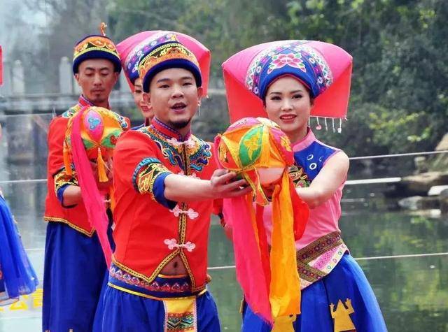 廣西三月三去旅游?桂林漓江逍遙湖景區好玩又好看!