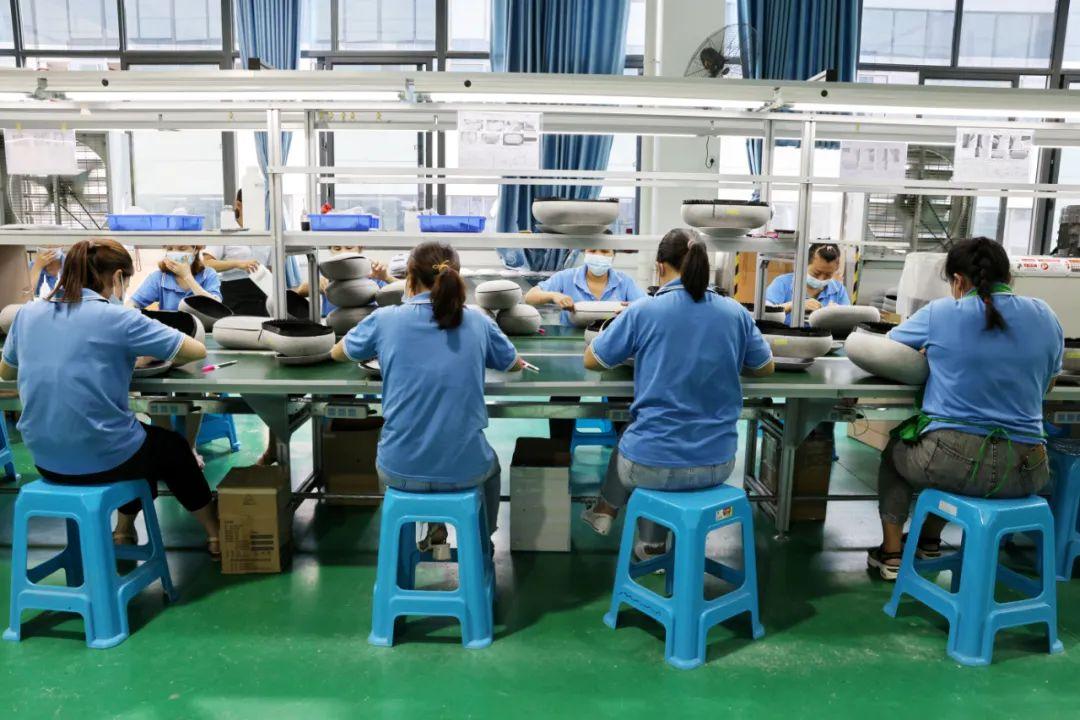 龍華向廣西鳳山捐贈社會幫扶資金300萬元